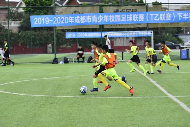 斯诺克世锦赛：丁俊晖暂时领先吉尔伯特 肖国栋淘汰周跃龙晋级